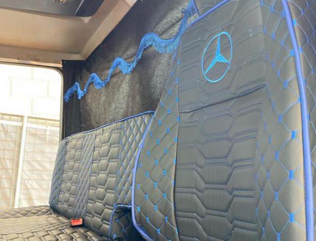 Estofaria em uma Mercedes